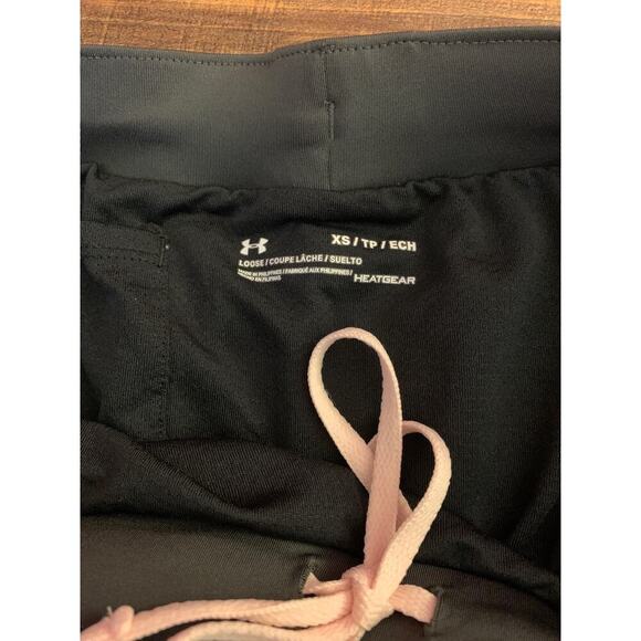 UNDER ARMOUR Women’s Loose HeatGear Athletic Shorts / Size: XS - Picture 3 of 11